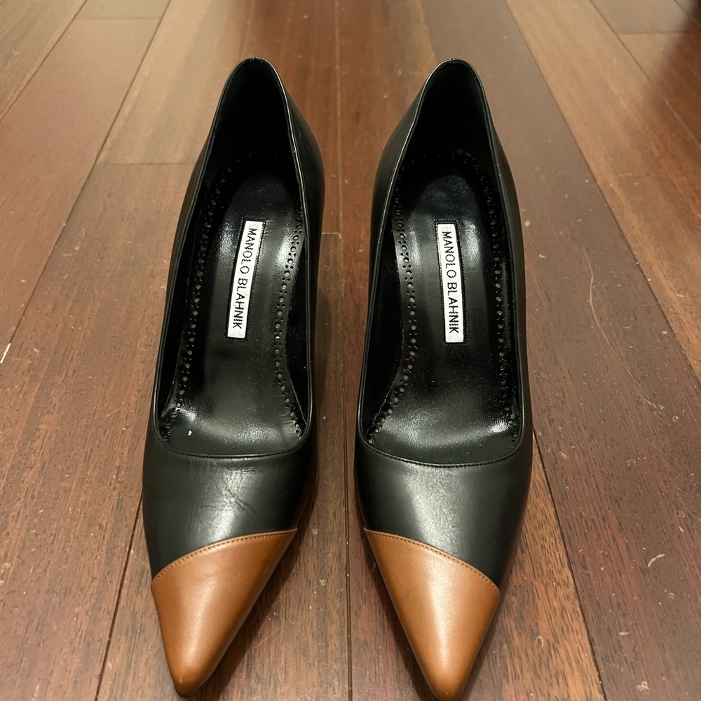 Manolo Blahnik pumps size 37 NWT